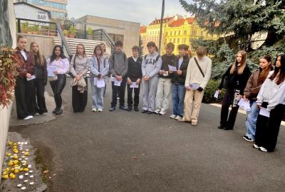 Memory Walk - deváťáci po stopách holocaustu v Holešovicích